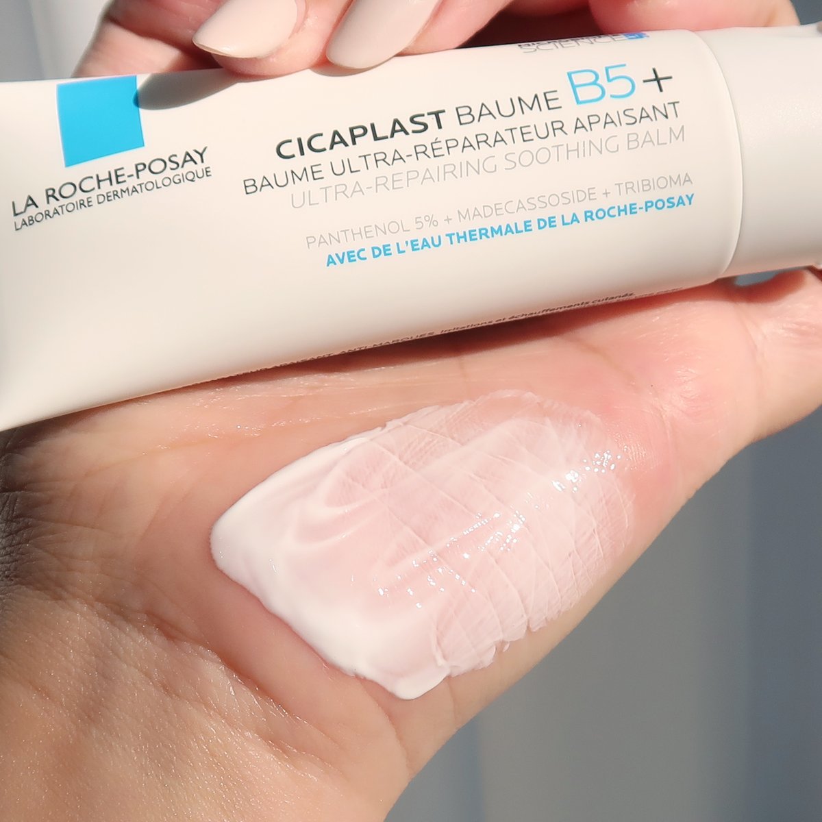 parkropreview's tweet photo. โดนป้ายยาจา��กลุ่มสกินแคร์มา อือหืออออ ใช้ดีมากกก ลาโรช cicaplast baume B5+ เมืองนอกคือดังมาก ใช้บำรุง ใช้ลดผิวอักเสบได้หมด รวมไปถึงใครเพิ่งทำเลเซอร์ Pico ก็ใช้ได้ 

นี่ลองมาหลายวีคแล้ว เป็นเนื้อบาล์มที่เข้มข้น แต่ซึมไวมาก ใช้แทนมอยเจอร์ไรเซอร์ไปเลย โบกก่อนนอนทุกคืนกู้ผิวหน้าแหกได้จริง ไม่อุดตัน ช่วยซ่อมผิวพังและลดโอกาสเกิดแผลเป็น เป็นสกินแคร์อีกชิ้นที่จดขึ้นหิ้งไปเลยข่ะ! #LaRochePosayTH #Cicaplast #ลาโรชโพเซย์ #ซิคาพลาส