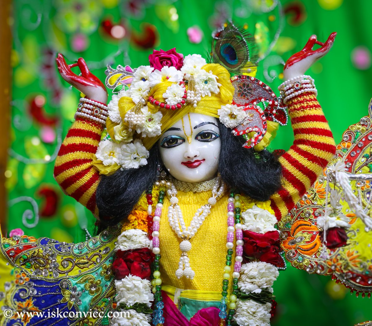 iskconvicc's tweet photo. Śrī Śrī Radha Gopal Darshan - 13/2/2024 @iskconvicc

#iskconvaranasi #iskconvicc #radhagopal #shricharan #gauranitai #prabhupada #dailydarshan #aajkedarshan #yellow #tuesday #tuesdaydarshan #krishnasmile #radheradhe https://t.co/5i3HuZwF7b