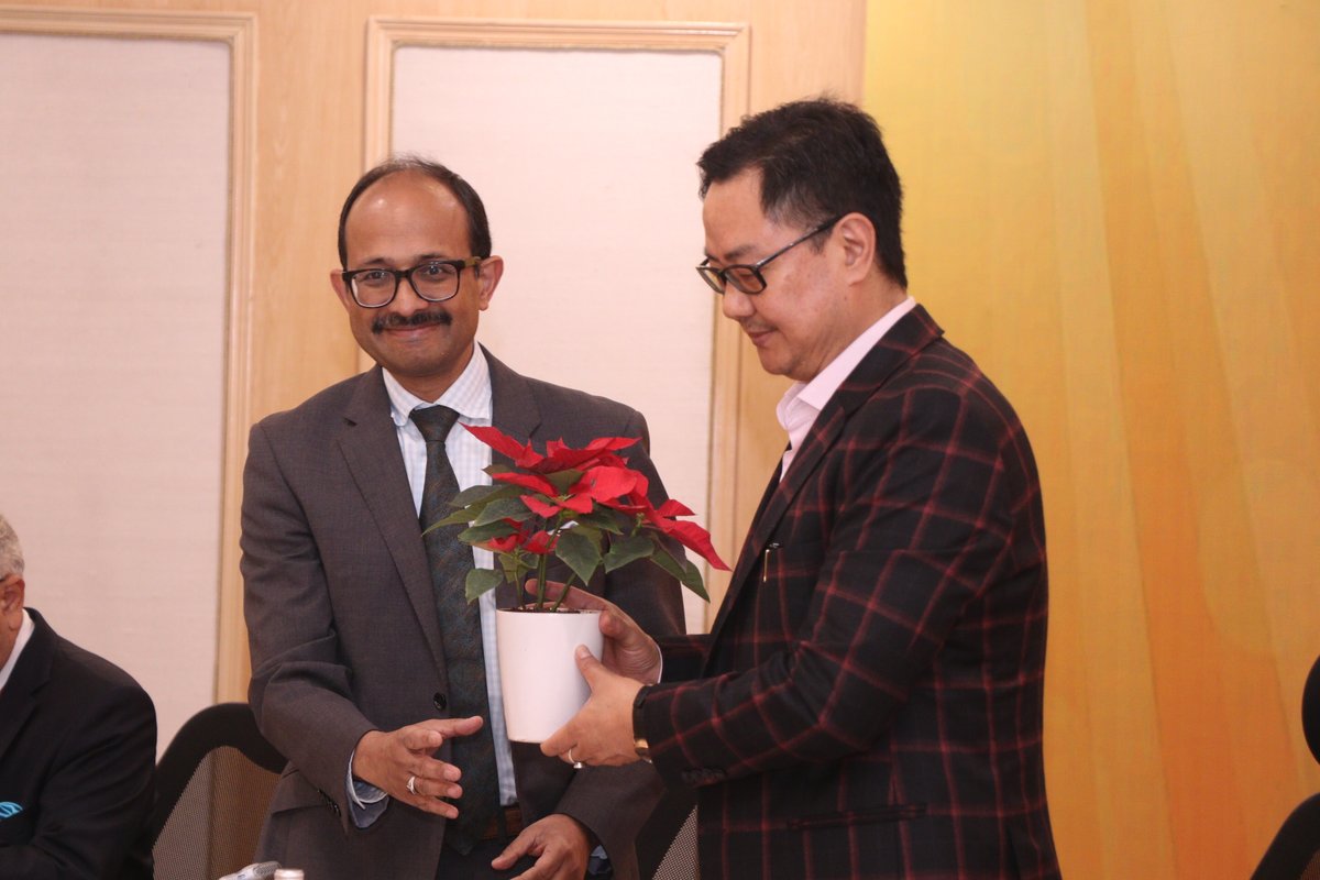 ndmaindia's tweet photo. Shri @KirenRijiju, Hon’ble Union Minister of Earth Sciences (@moesgoi) is the Chief Guest at the National Workshop on Heat Wave 2024: Exploring Management Interventions and Mitigation Strategies".

#HeatwavePreparedness 
#HeatwaveMitigation https://t.co/sPFNyrTFdg