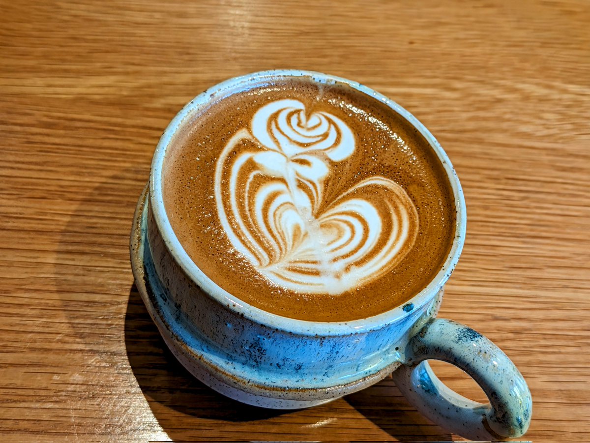 haginonno's tweet photo. オニオングラタンスープ。
チーズが凄すぎて大満足。
#COFFEECHROME #カフェ #中野カフェ #東京カフェ https://t.co/O233CpC8wQ