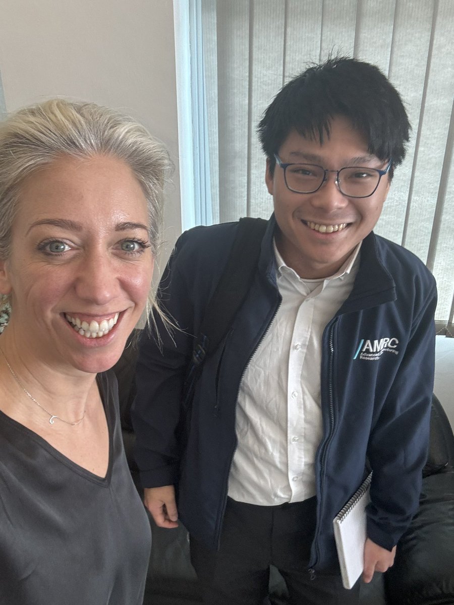 Saying hi to <a href="/jamiehinton/">Jamie Hinton</a> <a href="/Jonbray76/">Jonathan_Bray</a> <a href="/Benj_Morgan/">Ben Morgan</a> <a href="/StevenFoxley/">Steve Foxley</a> all the way from #Singapore with Yun-Hang Cho!