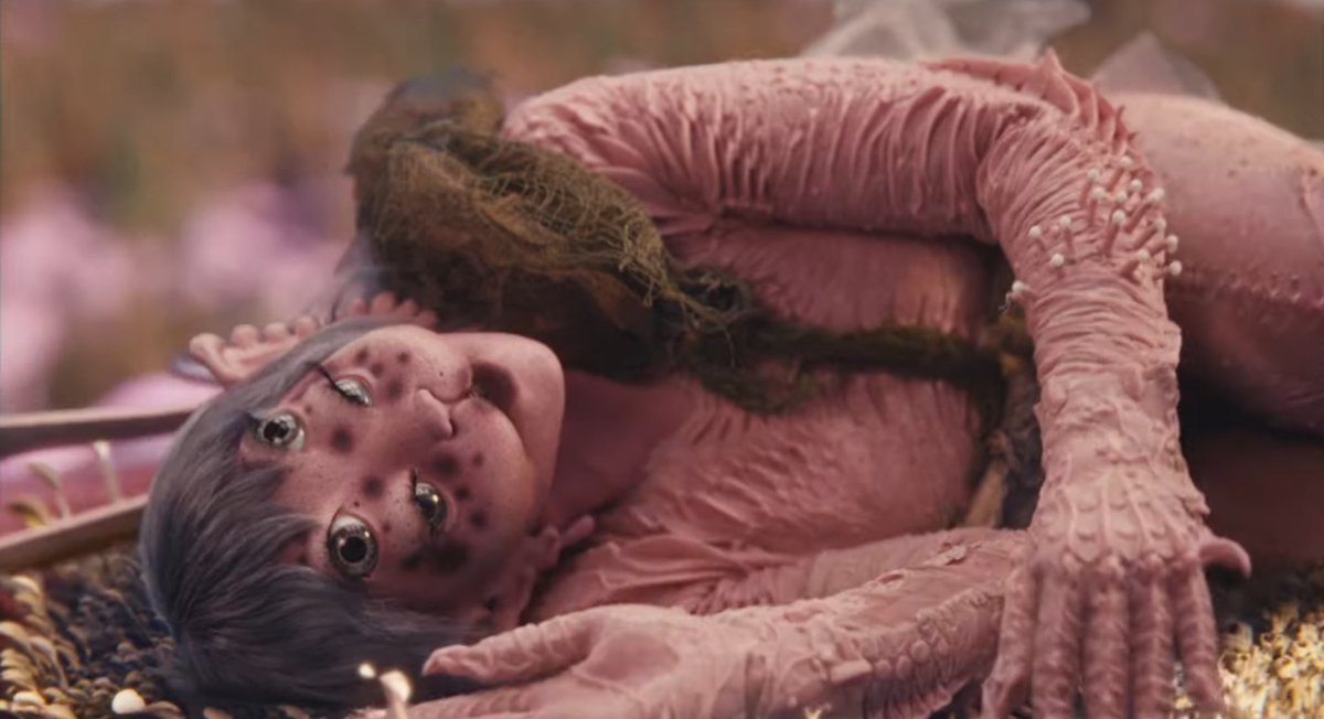 RealRoyalAngel's tweet photo. Why was nb gonna tell me a new mv came out?! https://t.co/G3F0vmOXzO