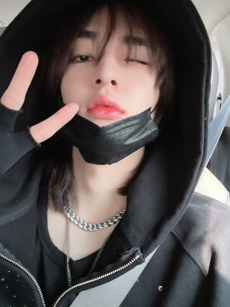 [#뮤]

이제 이펙스 한국에 왔다요~😎

#EPEX #이펙스 #MU #뮤