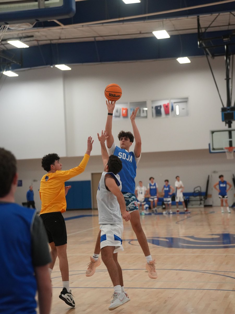 SDJABasketball's tweet photo. 2026 6’5” Wing Jack Silberstein last 4 games of the regular season:

Win: 19 points, 13 rebounds
Loss: 31 points, 7 rebounds, 6 steals
Win: 28 points, 14 rebounds, 5 blocks
Win: 28 points, 8 rebounds, 3 blocks https://t.co/lEApA30zyL