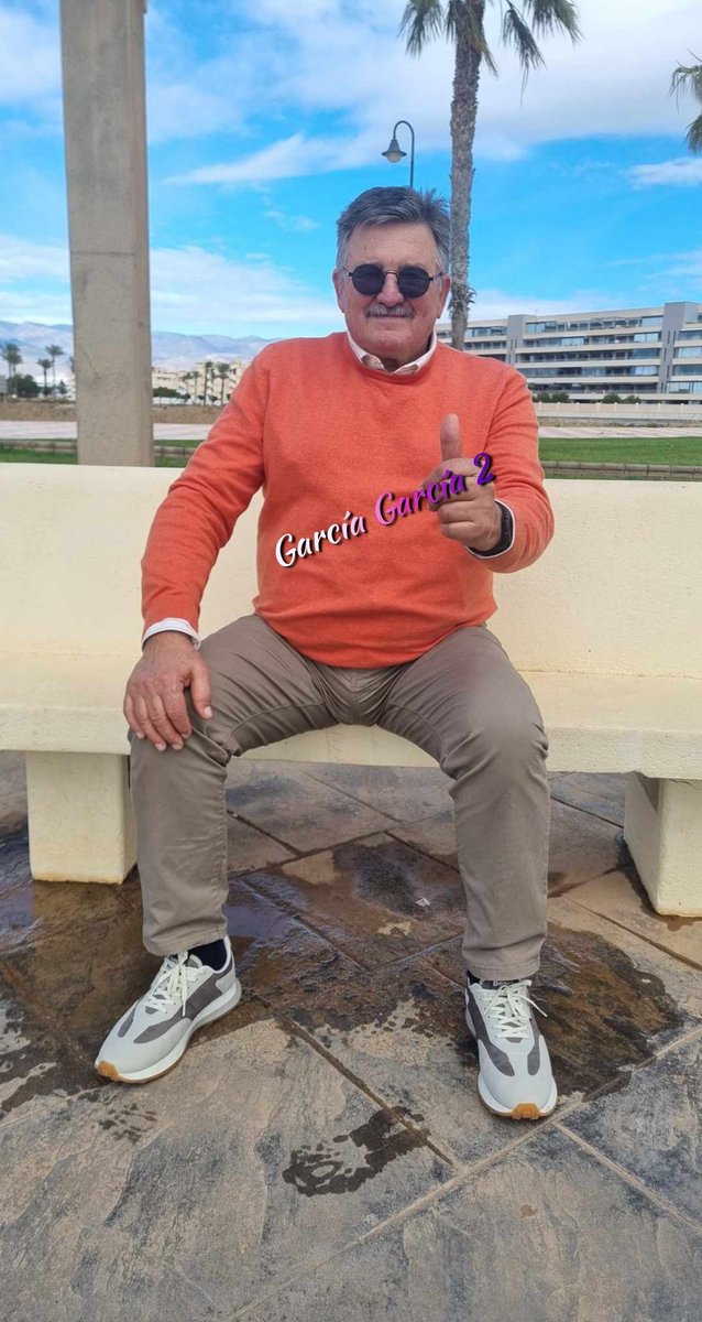 GarcaGarca21's tweet photo. Un hermoso abuelo .
🤩🤩🤩🤩🤩🫠🤤🤤😋😋 https://t.co/DYg6hwkgpn