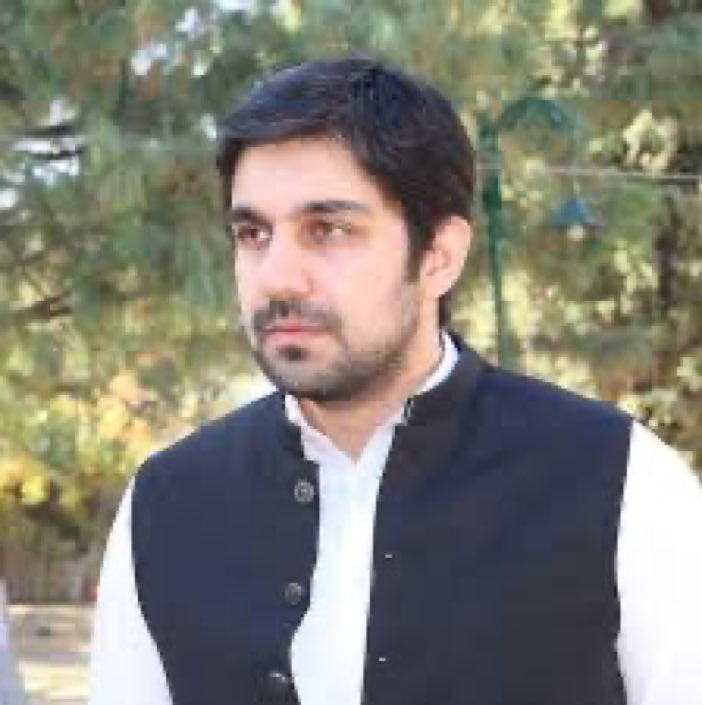 _P_R_A's tweet photo. DC Peshawar Dr. Afaq Wazir helped anti-PTI candidates win through blatant rigging. This traitor needs to be named and shamed into imprisoned oblivion. https://t.co/XbEDsayVdz