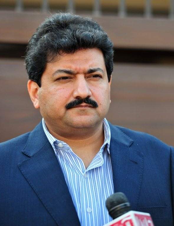 حامد میر صاحب ریحانہ ڈار سے کل عدالت نے پوچھا آپ کے پاس کیا ثبوت ہے کہ آپ جیت گئے ہیں تمام پولنگ اسٹیشن کے اوریجنل فارم 45 دیکھائے ریحانہ ڈار کے وکیل نے عدالت میں ARY کا وہ سکرین شاٹ بطور ثبوت دیکھایا جہاں ARY نے عثمان ڈار اور عمر ڈار کے واٹس ایپ میسج کے بعد ان کی جعلی لیڈ