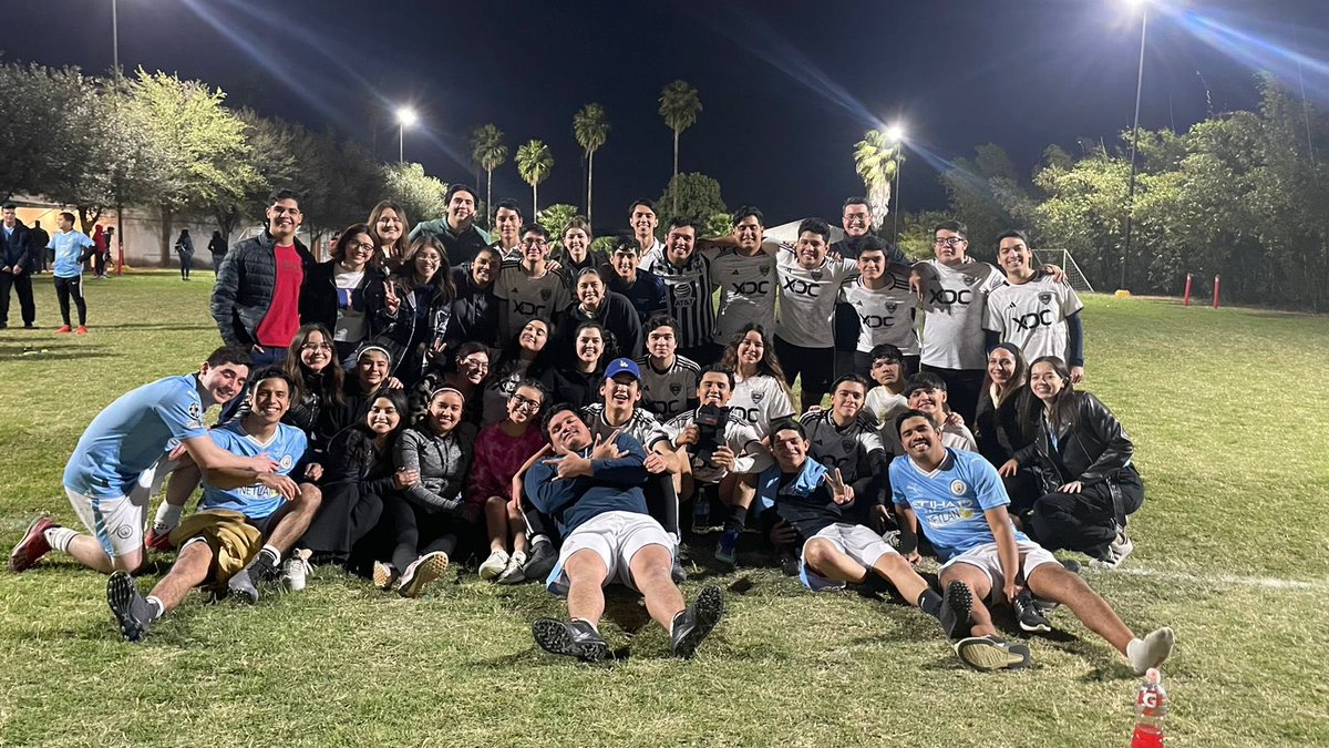 HOY CON TU APOYO, GANARON LOS PINGÜINOS!!!
Si 127, grítalo. Somos equipo de semifinales🤍🤍🤍