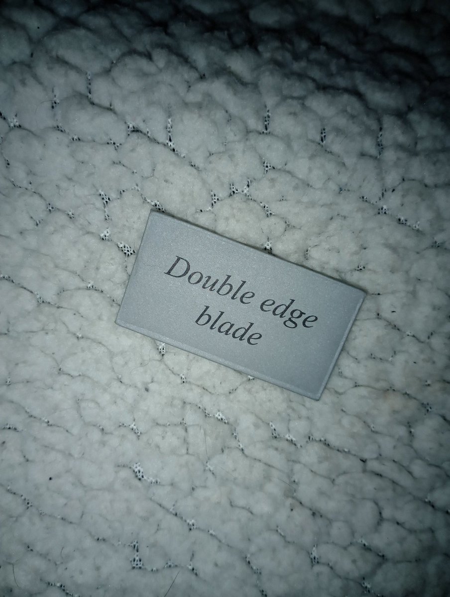 guy_2023's tweet photo. #last double edged razor blade i have left in my apartment bedroom 🪒🪒🗡️🗡️🗡️💯💯💯💯💯✅✅✅✅✅✅✅ https://t.co/1qYy8txUZq