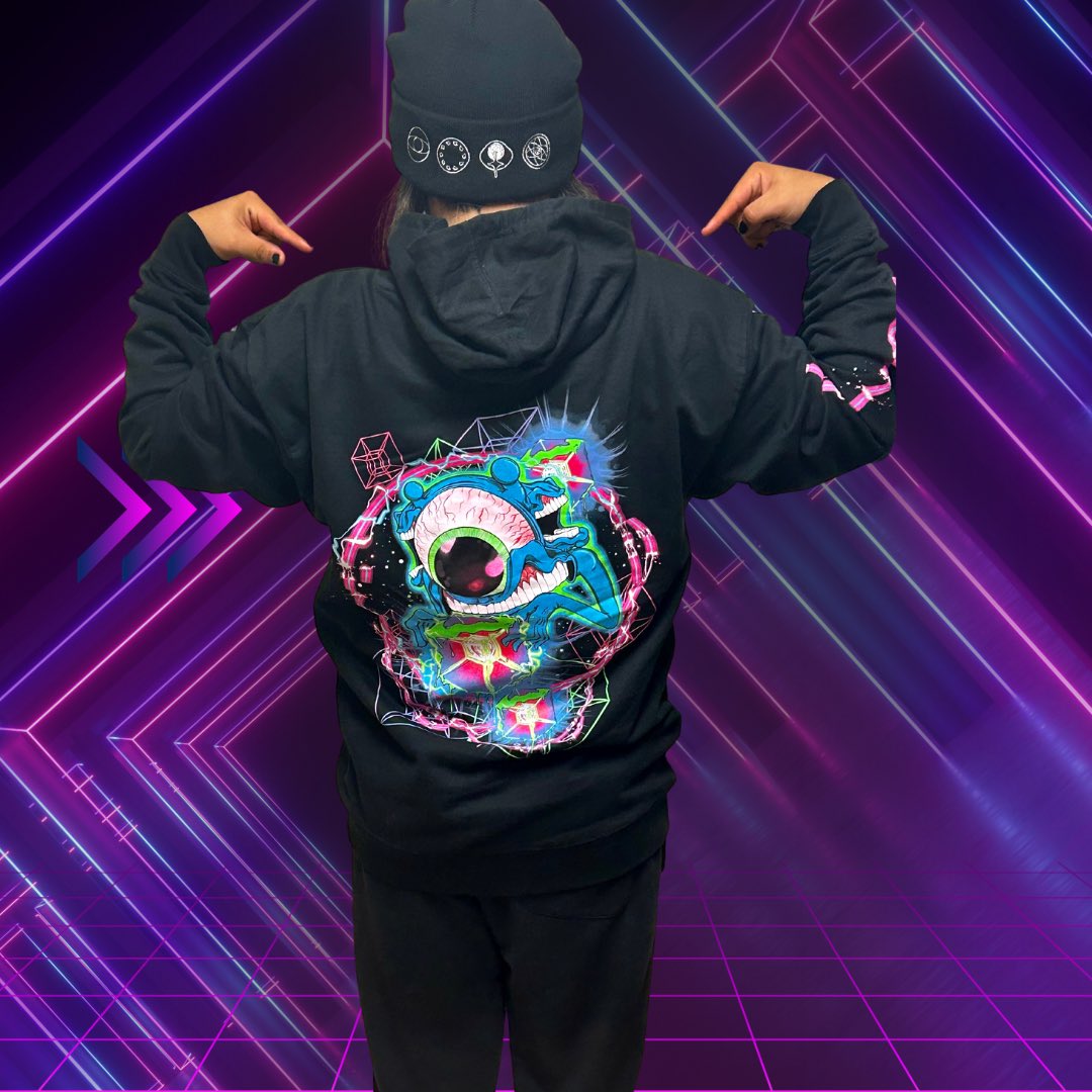DJAXE6SA's tweet photo. Twinning & Trending with the one & only @Subtronics ! You got your Tesseract merch yet??!??
•
#newmusic #merch #subtronics #tesseract #axe6 #axe6team #dubstep #dubstepmusic #cyclopsarmy https://t.co/2zljRrCjVP