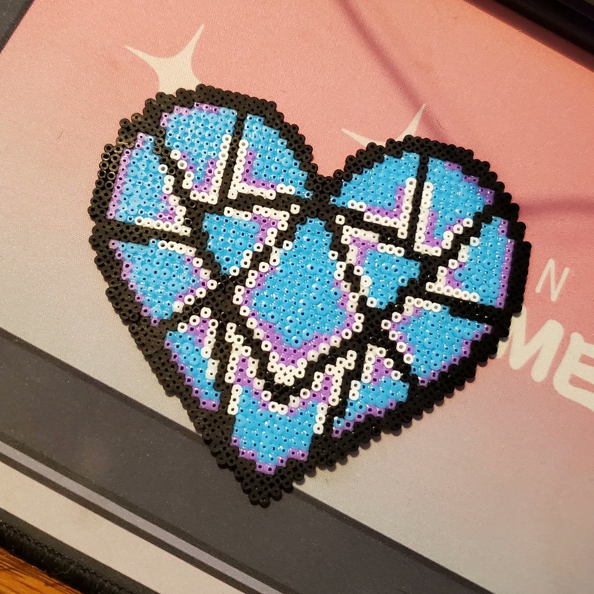 MissKaliCrow's tweet photo. This pixel heart was inspired by an original drawing by the lovely @noisenestt. This platform doesn't allow the amount of words I could say about them, but I am grateful for stumbling into their stream of Stray that day. I love my NeeseNoist. Check them out for they are amazing https://t.co/M76wM795ak