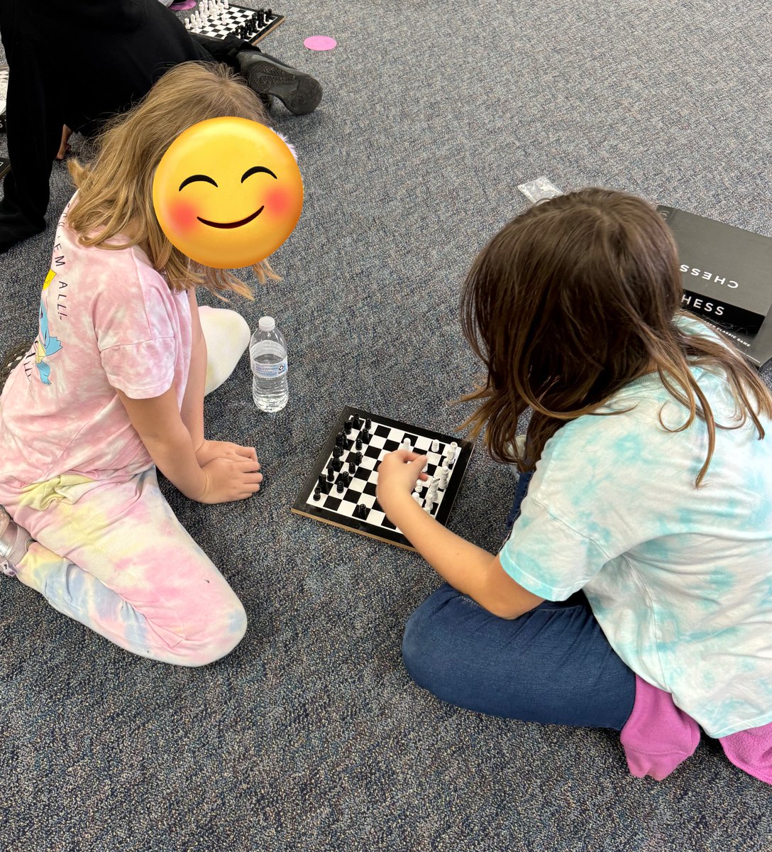 sandrinisaints's tweet photo. Fridays are for chess. Mr. Womack has started hosting the chess club!!♟️♟️#WeArePBV #SandriniSaints https://t.co/pQW5gqkGAp