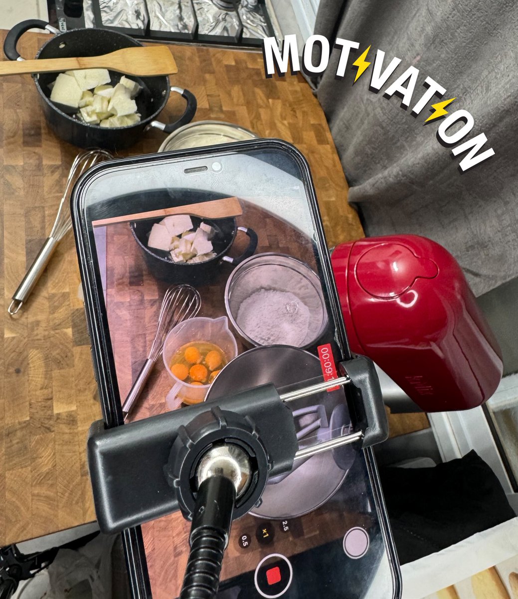 DinMeitar's tweet photo. I finally did it and opened Dinberry account. If you like to see tasty pics, maybe at times some tricks and tips, give it a follow🥰
Still learning all of this so plz be patient with me while I struggle to understand SM🤣 @DinberryCakes 😋❤️
#PastryChef #Dinberry https://t.co/mW7BXkIf6Q