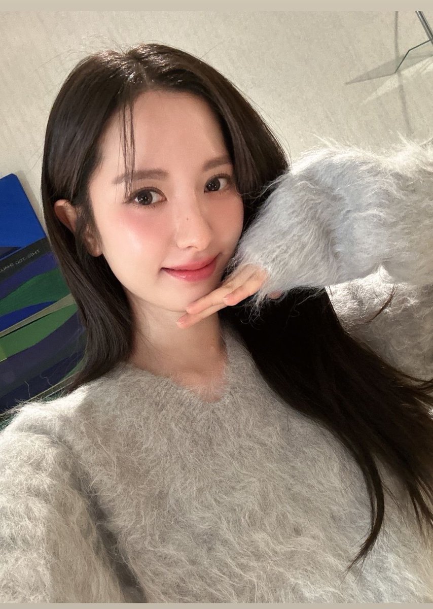 Coming back here is like finding an old book on a forgotten shelf, where reunion is a treasure rediscovered, filled with tales of the past and the promise of new chapters yet to unfold. 🌸🌷