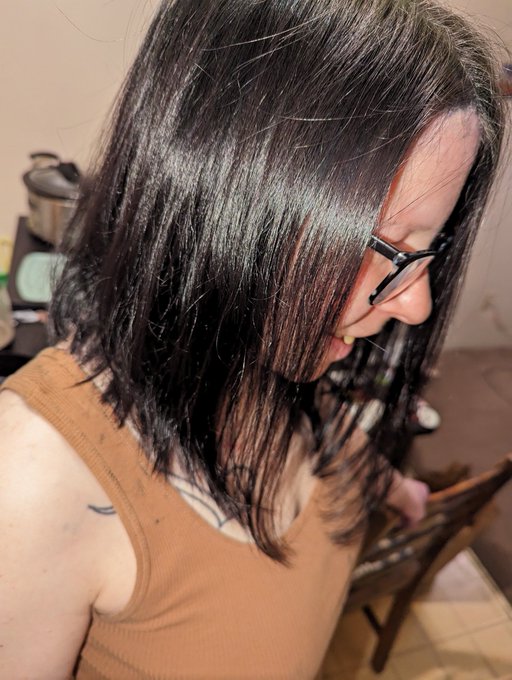 What do y'all think?   I think new hair means it's time to start saving for a new tattoo? https://t.