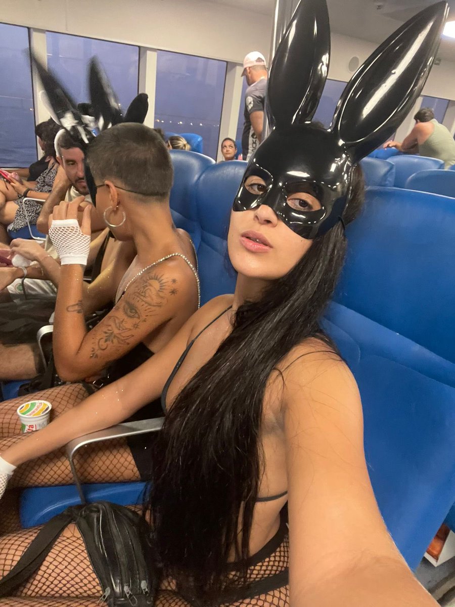 Cig4na_'s tweet photo. Vivendo ✨ #Carnaval #carnapride https://t.co/oDV53GXSLg