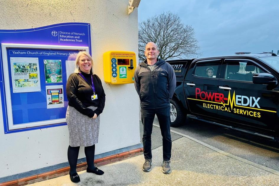 derehamtimes's tweet photo. A life-saving defibrillator has been installed at Yaxham Church of England Primary, accessible to the Clint Green village community. https://t.co/CO5TYVEzrr 👇 Full story https://t.co/NYvQIdy2gK
