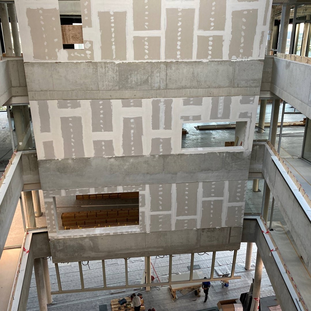 RigipsDE's tweet photo. Rigips Objektbericht: Neubau des Fraunhofer-Instituts für Energiewirtschaft und Energiesystemtechnik (IEE)

Okel GmbH &amp; Co. KG erobert ersten Platz bei der 13. Rigips Trophy 2021 I 2023 in der Kategorie Nicht-Wohnbau

https://t.co/kEmrZe1xLx https://t.co/KBhM5sXOwi