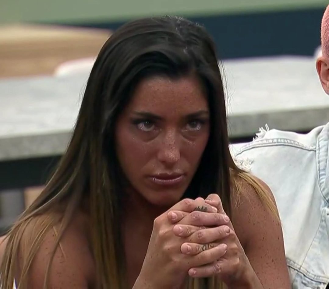 ESTE ROÑOSO SE ATREVIO A PONERLE LOS CUERNOS A NICKI?