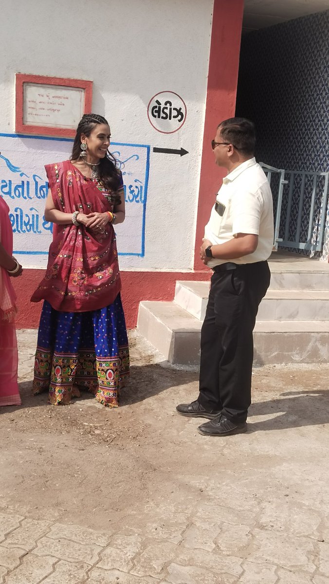 સ્વચ્છ ભારત મિશન ગ્રામીણ યોજનાનું શૂટિંગ માટે અભિનેત્રી શ્રી હૃષિતા ભટ્ટ પાલિતાણા તાલુકાના બહાદુરપુર ગામે વીડિયો શૂટિંગ એપિસોડ માટે આવેલ
 <a href="/BhavnagarDrda/">SBM(G) BHAVNAGAR</a>
<a href="/BhavnagarDdo/">DDOBhavnagar</a> <a href="/Collectorbhav/">Collector & District Magistrate Bhavnagar</a> 
<a href="/infobhavnagar/">Bhavnagar Info</a> <a href="/InfoGujarat/">Gujarat Information</a> <a href="/SBMR_Gujarat/">Swachh Bharat Mission- Gramin, Gujarat</a> <a href="/crdgujarat1/">Commissionerate of Rural Development,Gujarat</a> @AssComSBM