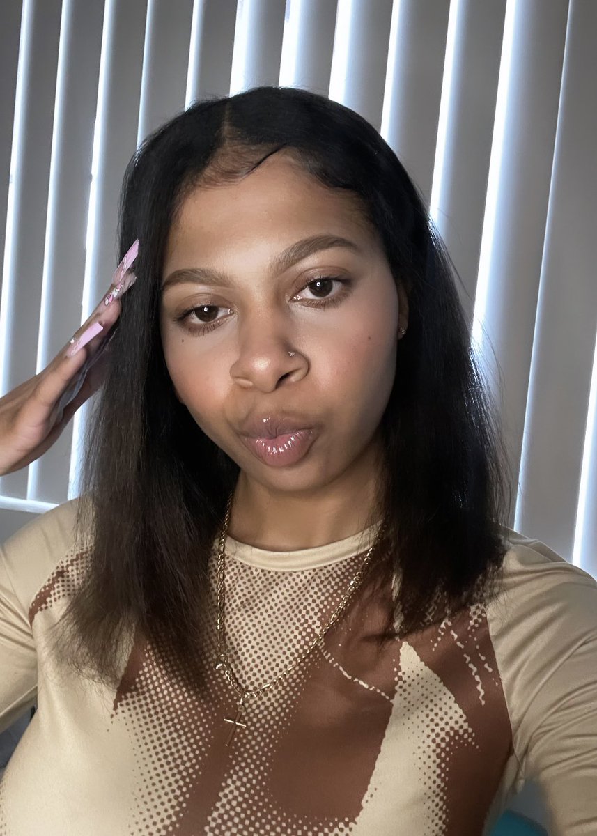jazzydavis_'s tweet photo. 🤎 https://t.co/wN1POqEZkF