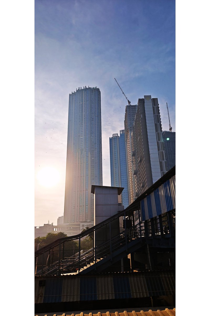 aseef15's tweet photo. Mumbai :D #mumbai #reayroad #building #sky #sun #sunset #likesforlike #likeforfollow #followforfollowback #followforlike https://t.co/2OMT0dgeZI