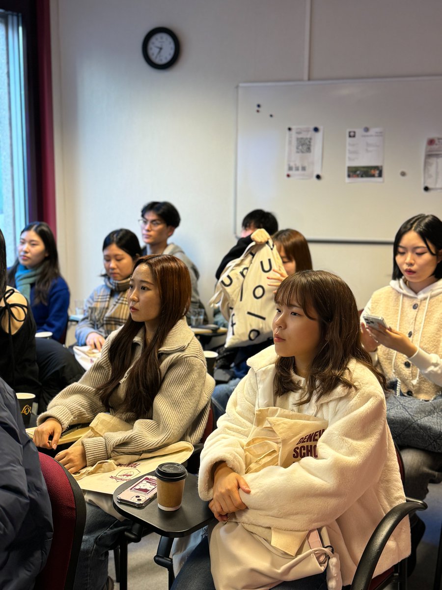 🌍 Excited to host students from Kyung Hee University at the Geneva School of Diplomacy for a week of cross-cultural exchange and learning! 📚 From engaging classes and workshops to visits to international organizations, it's a week packed with enriching experiences.