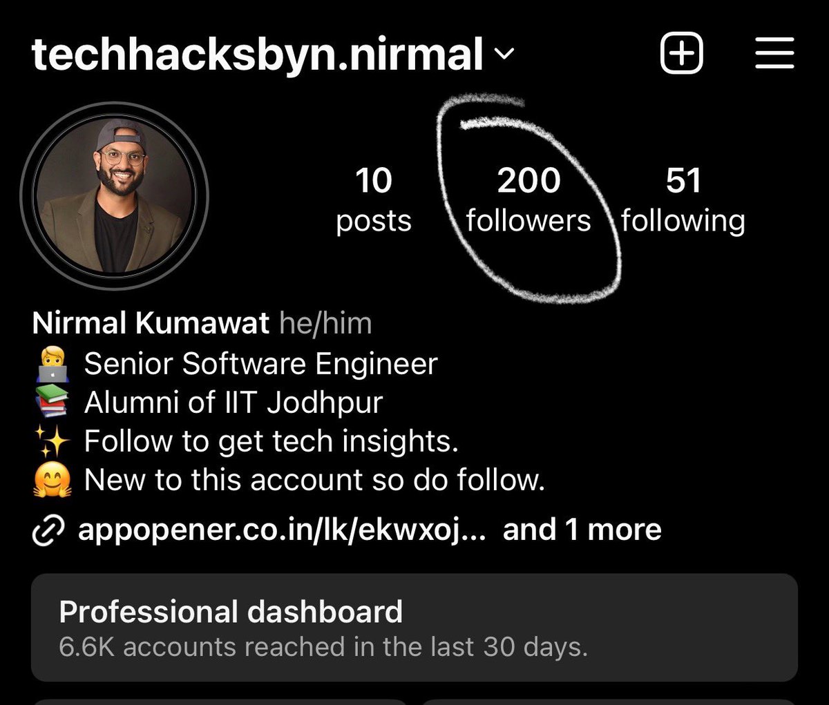 2 weeks ago, I created this Instagram account and it grew to 200 people. 🚀 The purpose: - share some tech insight snippets, - create some funny tech related reels (btw, I love making reels) - do some AMA sessions. Follow me here: instagram.com/techhacksbyn.n…