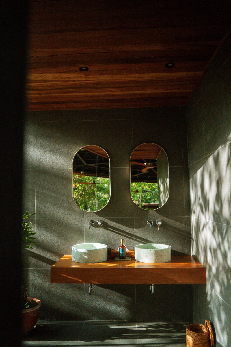 StiltStudios's tweet photo. Surrounded by a natural forest, The Octagon not only aims to serve tropical-inspired fusion foods but also strives to provide a unique and fresh dining experience in the heart of the woods.

#architecture #restaurant #bali

visit us: 
https://t.co/N0nFb5HsHR https://t.co/D64M60DsUn