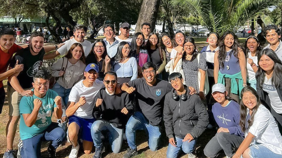 Albertup5's tweet photo. Sin duda amo aquí , soy Manu Albert y esta es mi nueva vida en Cristo , en este mundo aunque caminando por fé , siguiendo el sueño de Jesús en mi vida y amando por su palabra , amando la verdad y teniendo celo por la iglesia verdadera por la cual Cristo Jesús dio su sangre 📖 https://t.co/ECrcEv6FR5