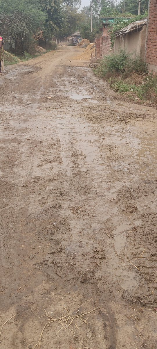 ved_kurrey's tweet photo. @ChhattisgarhCMO 
@ArunSao3
@rahuldeoias 
@MungeliDist
@mopr_goi 
@lalluram_cg 
@vijayratan_kwd
कृपया संज्ञान ले और पंचायत कार्यवाही करे और भविष्यत दुर्घटना से बचे और ग्राम का विकास हो https://t.co/bRArS5bSQP