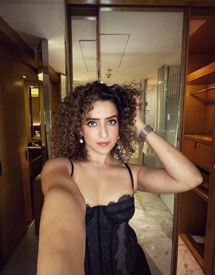 Glam mode on for #SanyaMalhotra! ❤️