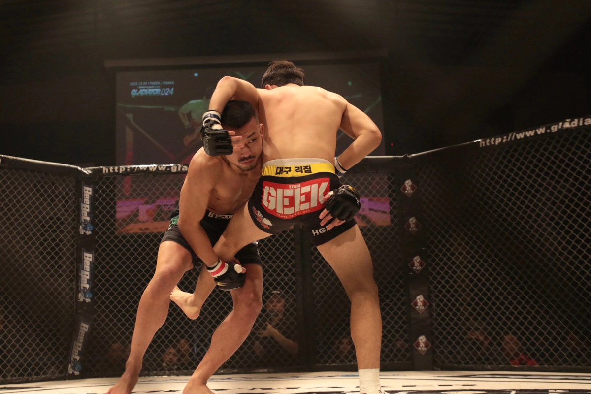 GLADIATOR_MMA_'s tweet photo. 2023 12/9  sat　
BODYMAKERpresents　
『GLADIATOR 024』

第6試合
◆GLADIATOR60kg契約5分2R
◯和田教良（ガイオジム）
vs
✕シン・ジェヒョク（Team Geek）
判定3-0

#GLADIATOR
#BODYMAKER
#beebet
#THE1TV
#ボディメーカー
#グラジエーター https://t.co/Acmq8dBaV6