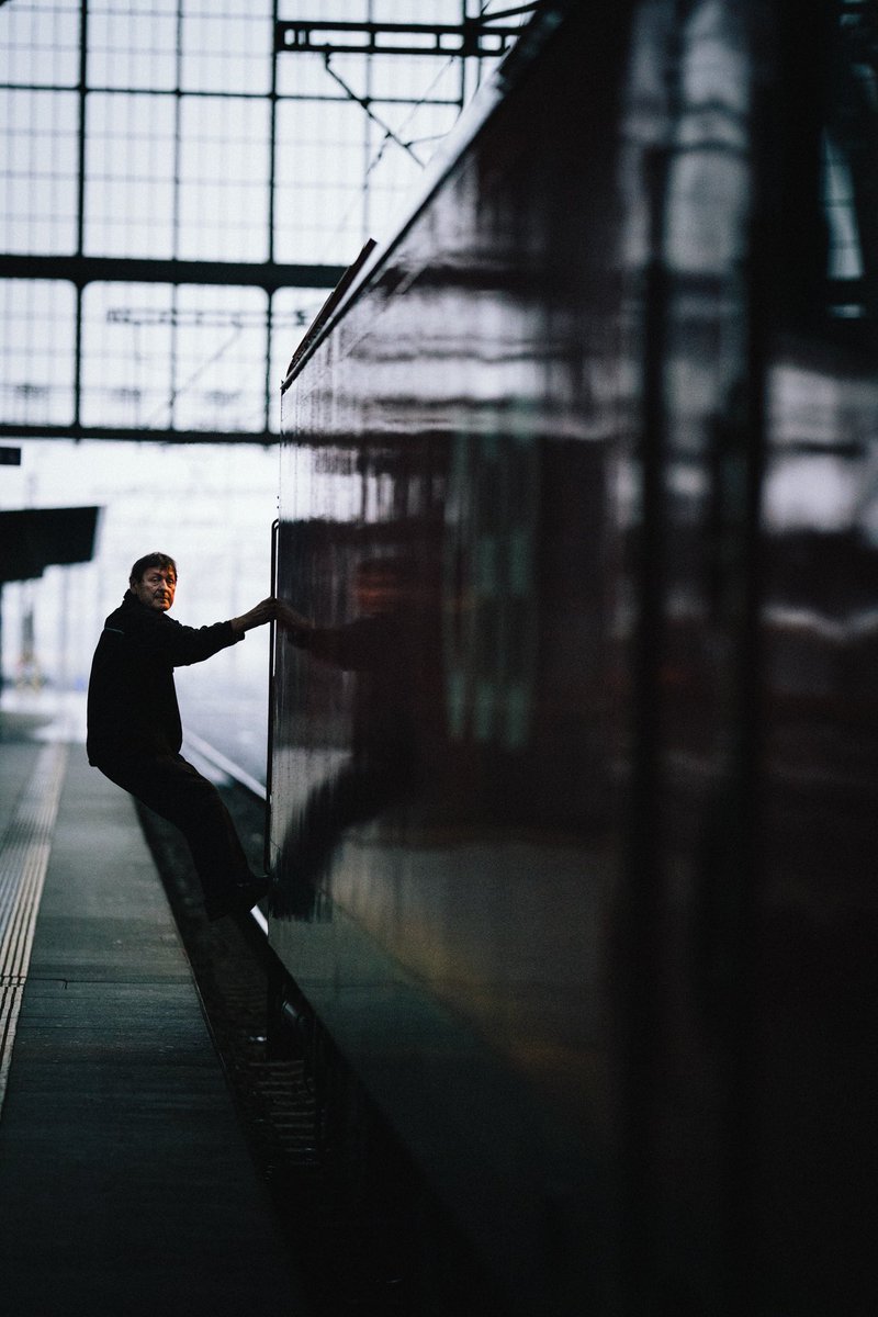 Back to work 
.
.
#exploretocreate  #traveltoexplore #streetphoto #ontheroad #sonyimages #sonyphotography #sonyalpha #street #capturestreets #sonygangczsk #timeless_streets #lensculture #streetsgrammer #streetfinder #streetmoment #streetphotography #Prague #train #trainstation