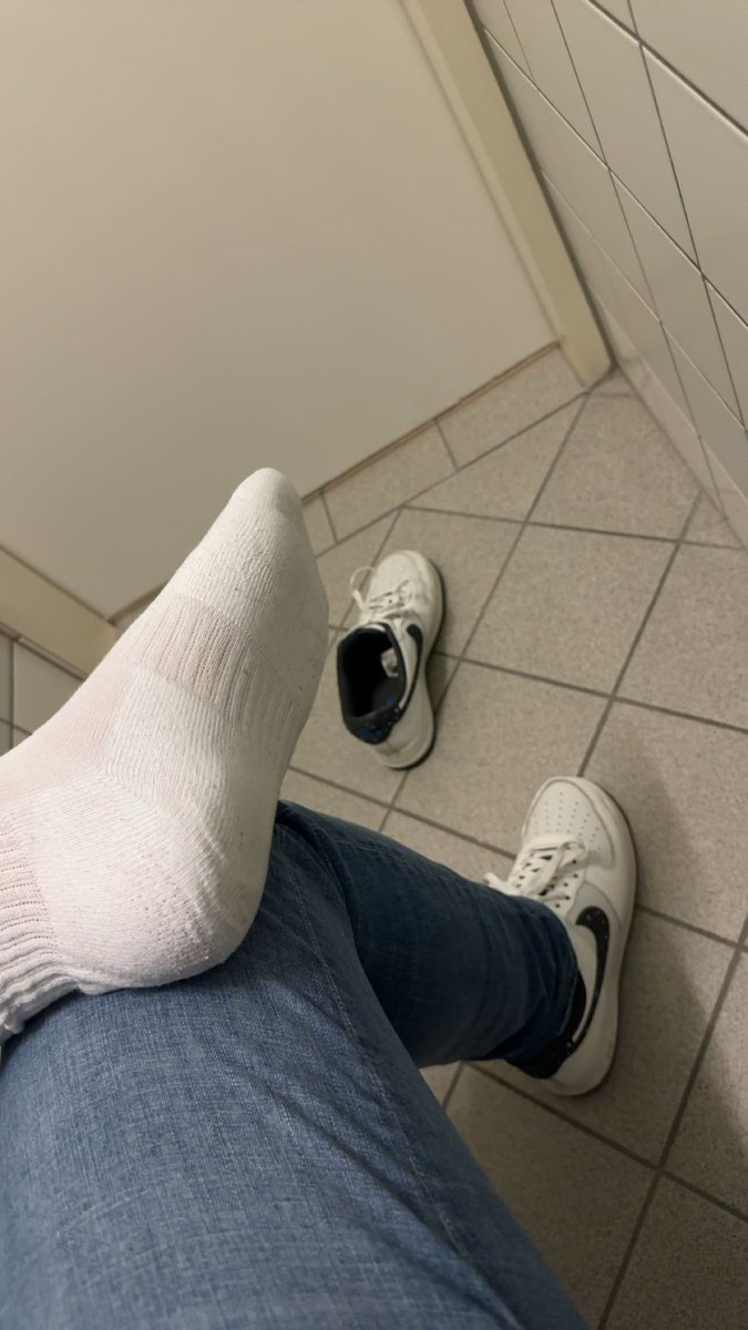 xFabsix's tweet photo. Anyone wanna buy my used Sox or Shoes? 🧦👟💦 DM me 🥵

#DirtySox #Shoes #Gay #Seller #Buy https://t.co/EEpcNSRieg