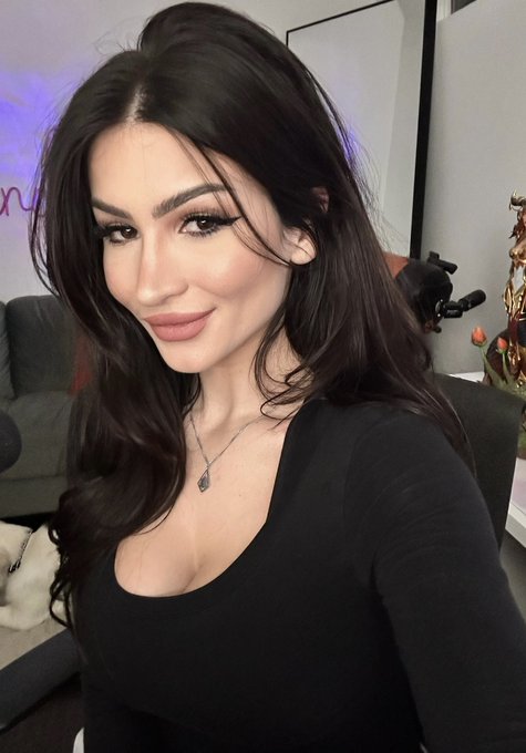 Night stream is live :D  https://t.co/oHQbLm2Z3K https://t.co/mNjpyRcrO5