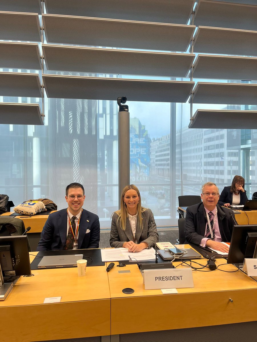 Proud to have chaired yesterday my first in person Working Party on #EHDS. The Council still underlines its aim to reach a well-balanced agreement, taking into account the importance of quality and Member States’ competences. 

Our team will continue the hard work on this file.