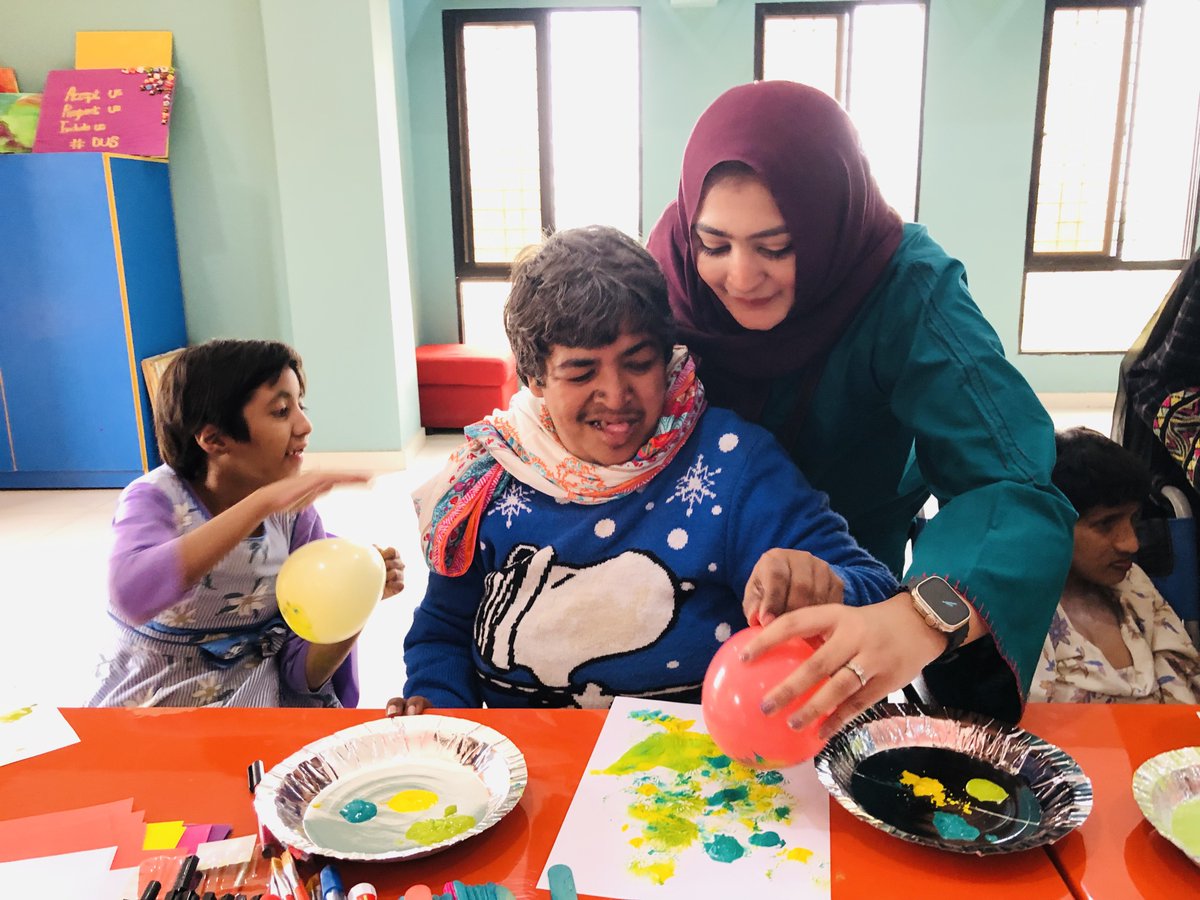10PearlsPK's tweet photo. Our team at #EmpowerFoundation had an incredible day bonding with kids at Dar-ul-Sukun and @soschildrenpk. From playing sports to creating beautiful art, every moment was filled with laughter and love. Together, we're making a difference! 💖
#GivingBack https://t.co/yyEPHu7RhP