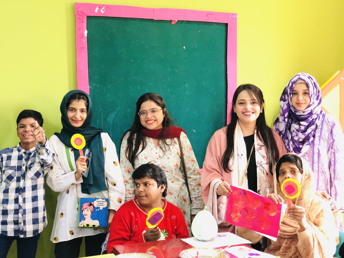 10PearlsPK's tweet photo. Our team at #EmpowerFoundation had an incredible day bonding with kids at Dar-ul-Sukun and @soschildrenpk. From playing sports to creating beautiful art, every moment was filled with laughter and love. Together, we're making a difference! 💖
#GivingBack https://t.co/yyEPHu7RhP