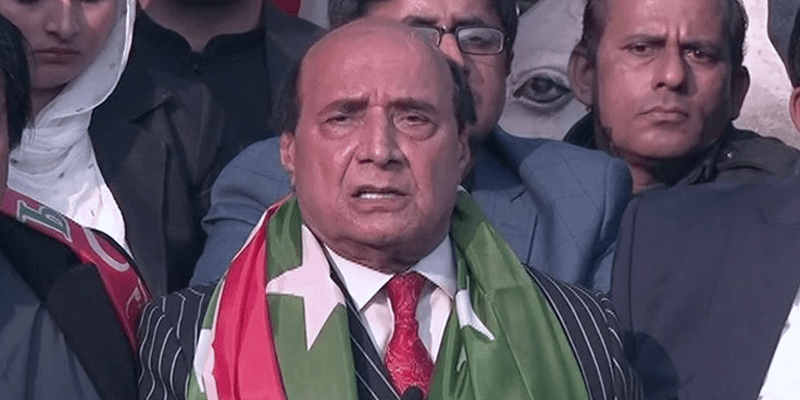 dawn_com's tweet photo. No democracy can function, no govt can be formed without Imran, says PTI’s Latif Khosa

Follow our live election coverage here:
https://t.co/51qdZt8Wb7 https://t.co/HWSR5DH4Os