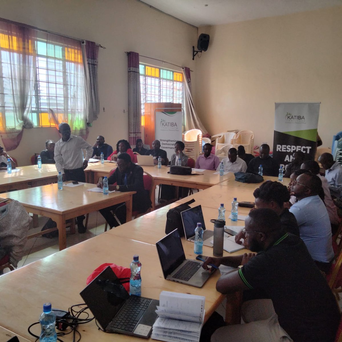 Empowerment: As part of the celebration of #WorldRadioDay, @katibainstitute , in partnership with @Midrifthurinet, is hosting a meeting on access to information in Nakuru County. Participants include County Govt officials, community leaders & CSOs. #IDeserveToKnow