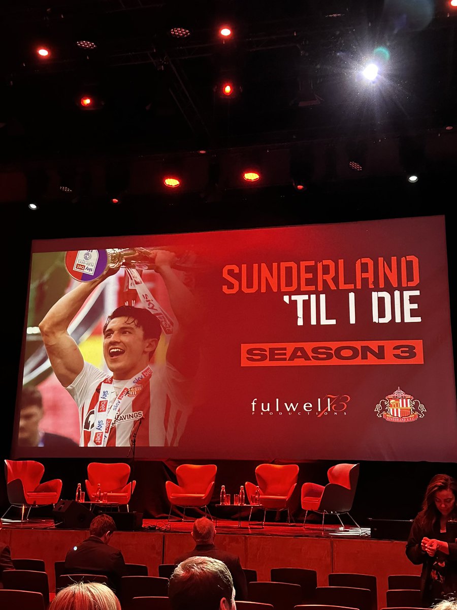 An emotional rollercoaster of an evening. A beautiful production @Fulwell73 ❤️🤍 #sunderlandtilidie