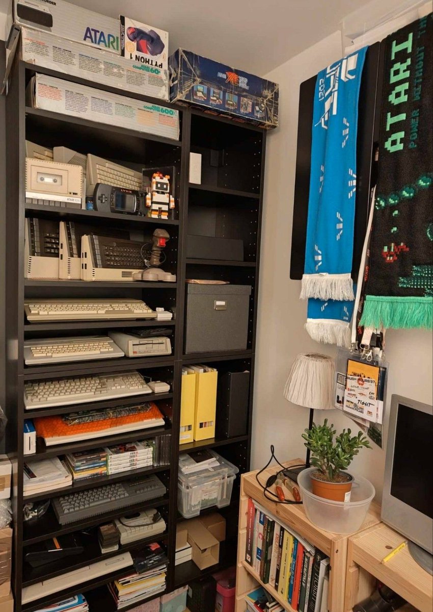 consoledated's tweet image. The Atari Xe I let go has emded up in a Polish Atari shrine! 

#retrocollecting #atari #homecomputers #collecting