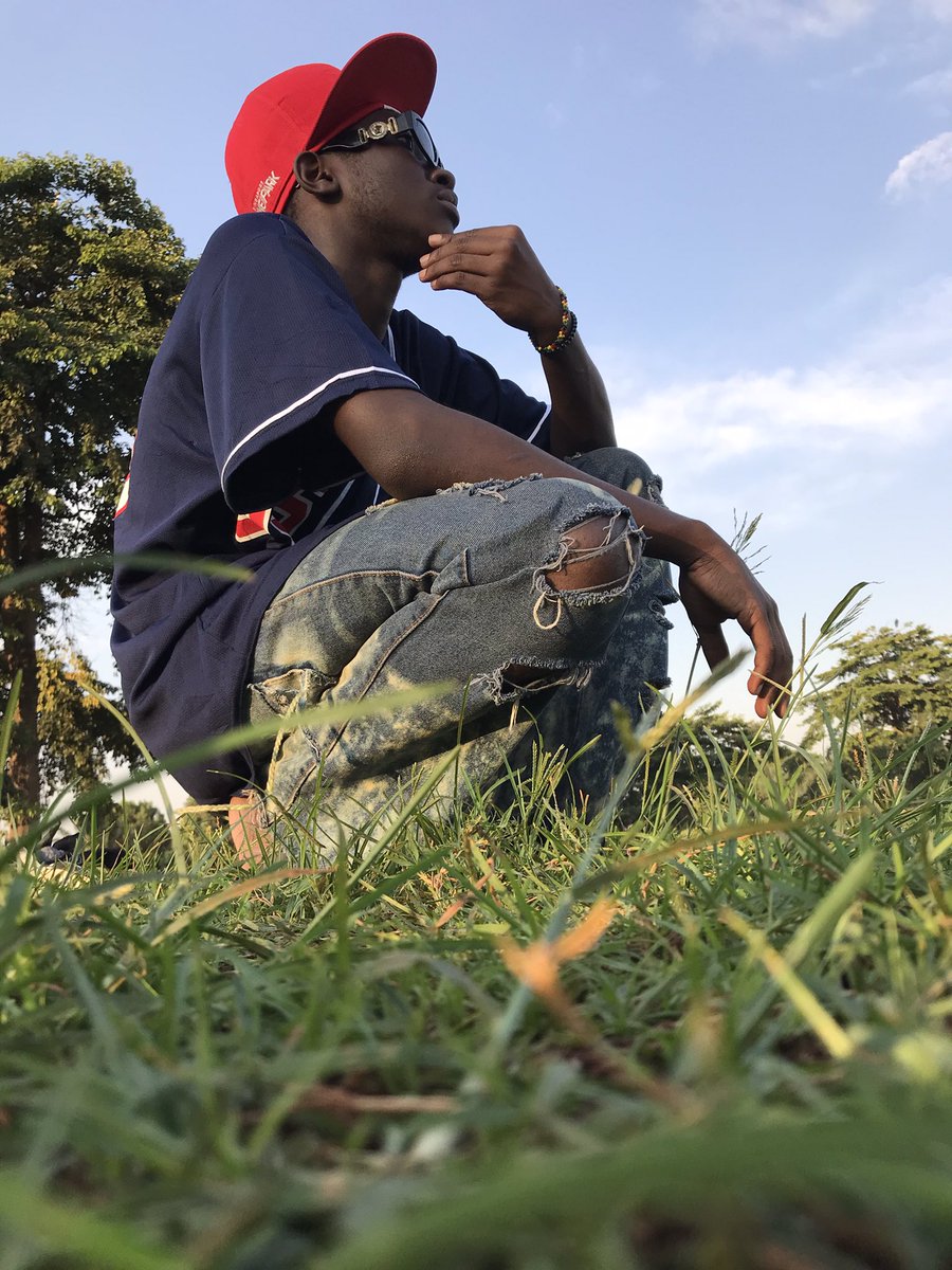 Djxwire256's tweet photo. Real life needs sme loneliness to be dope ✌️✌️ https://t.co/1y0lAznMTf