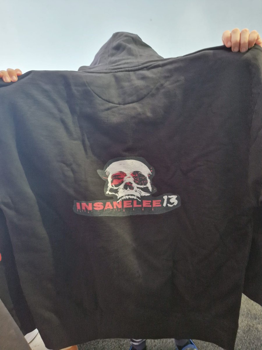 InsaneLee13 tweet media