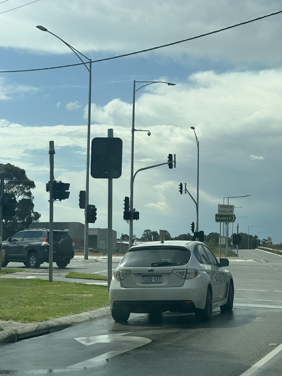 CherCanda's tweet photo. Chaos everywhere in #Melbourne. Some have no traffic signals, intermittent internet connection, fallen branches everywhere, very limited trains running. 

#melbourneweather #stranded https://t.co/Bnedo5lt7K