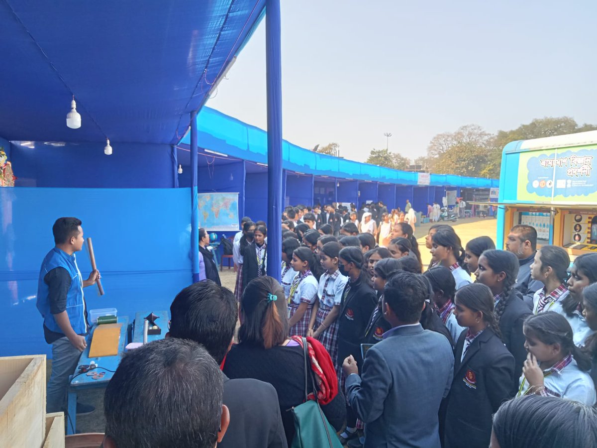 ncsmgoi's tweet image. #ScienceDemonstrationLecture, #SkyObservationProgramme and #MobileScienceExhibition was conducted by @RSCGuwahati, a unit of @ncsmgoi, @MinOfCultureGoI, at the #ScienceFair and #BookFair, organized by Madhab Choudhury College - M.C College, #Barpeta, #Assam.