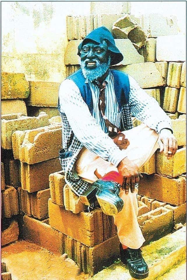 arol_ketch's tweet photo. Thread - Qui est Jean Miché Kankan ?

13 février 1997- 13 février 2023, il y a 27ans disparaissait Jean Miché Kankan. L’oubli est la ruse du diable 
Il est certainement le plus grand humoriste Camerounais de tous les temps. Sa réputation a traversé les frontières du Cameroun ; https://t.co/mtD2hQcQBR