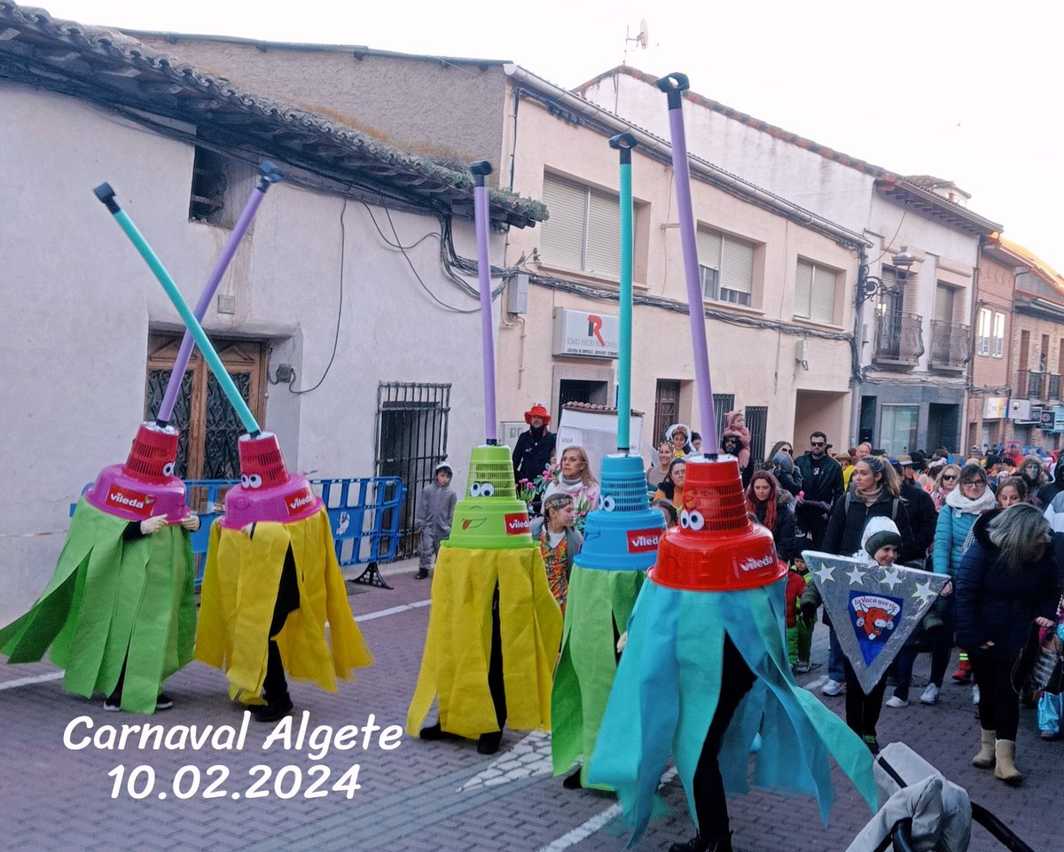 Hoy es MARTES DE #CARNAVAL el tradicional día grande de las celebraciones que dió titulo a uno de los "esperpentos" de R. #ValleInclán. En los últimos años se viene celebrando principalmente el fin de semana, como este pasado en #Algete
Artículo de 1992 director.io/cronistadealge…