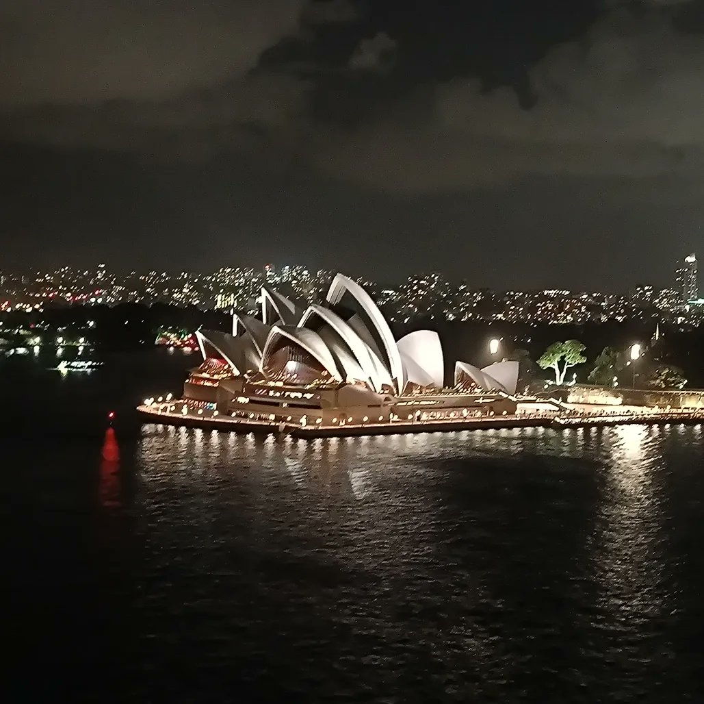 Sydney Opera House One of the most iconic buildings in the world... and I visited it today. #norouteexplore #worldtravellers #sydneyoperahuse #Sydney #Australia